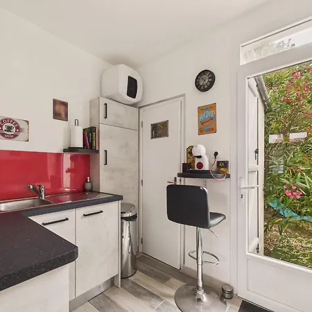 200m De La Plage, Jardin, 2 Adultes 2 Enfants *