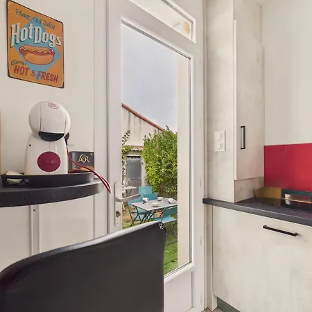 Vakantiehuis 200m De La Plage, Jardin, 2 Adultes 2 Enfants *