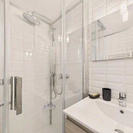 200m De La Plage, Jardin, 2 Adultes 2 Enfants *