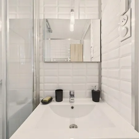 200m De La Plage, Jardin, 2 Adultes 2 Enfants Les Bussolleries