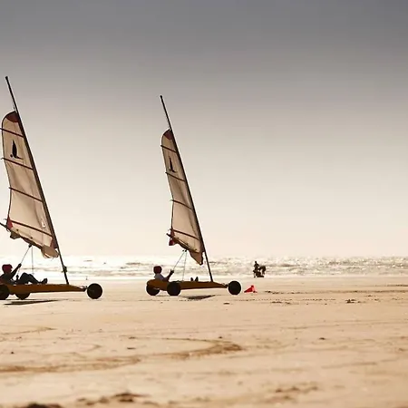 200m De La Plage, Jardin, 2 Adultes 2 Enfants Vakantiehuis