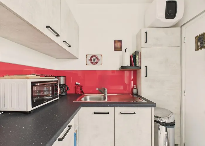 200m De La Plage, Jardin, 2 Adultes 2 Enfants *