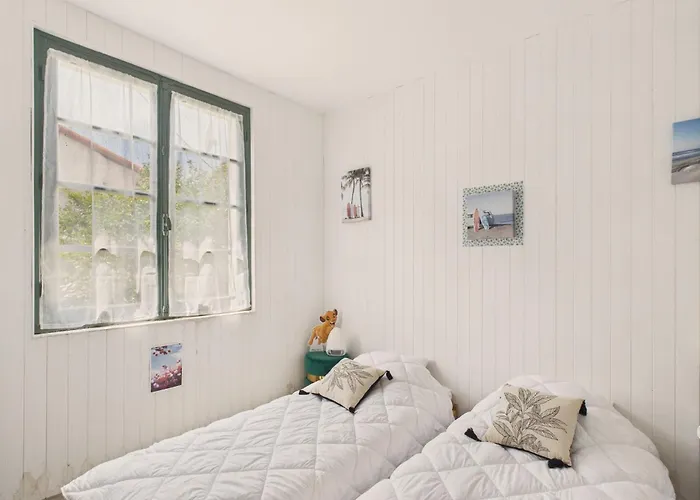 200m De La Plage, Jardin, 2 Adultes 2 Enfants * Les Bussolleries